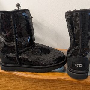 UGG Shimmering Black Sequin Boots Size 7 Great Condition